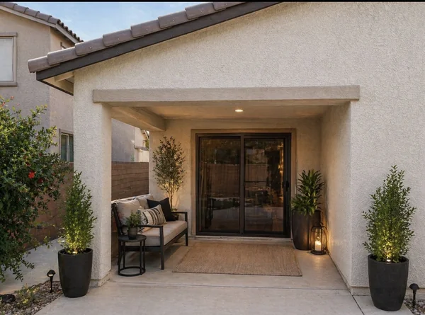Olson Iron single-panel sliding screen enclosure under covered Las Vegas patio (905E)